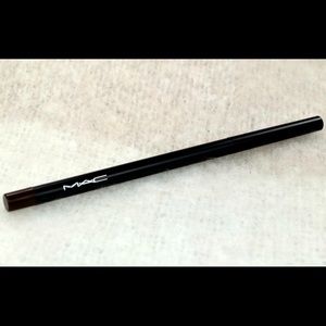 Mac eyerbrow pencil in spiked